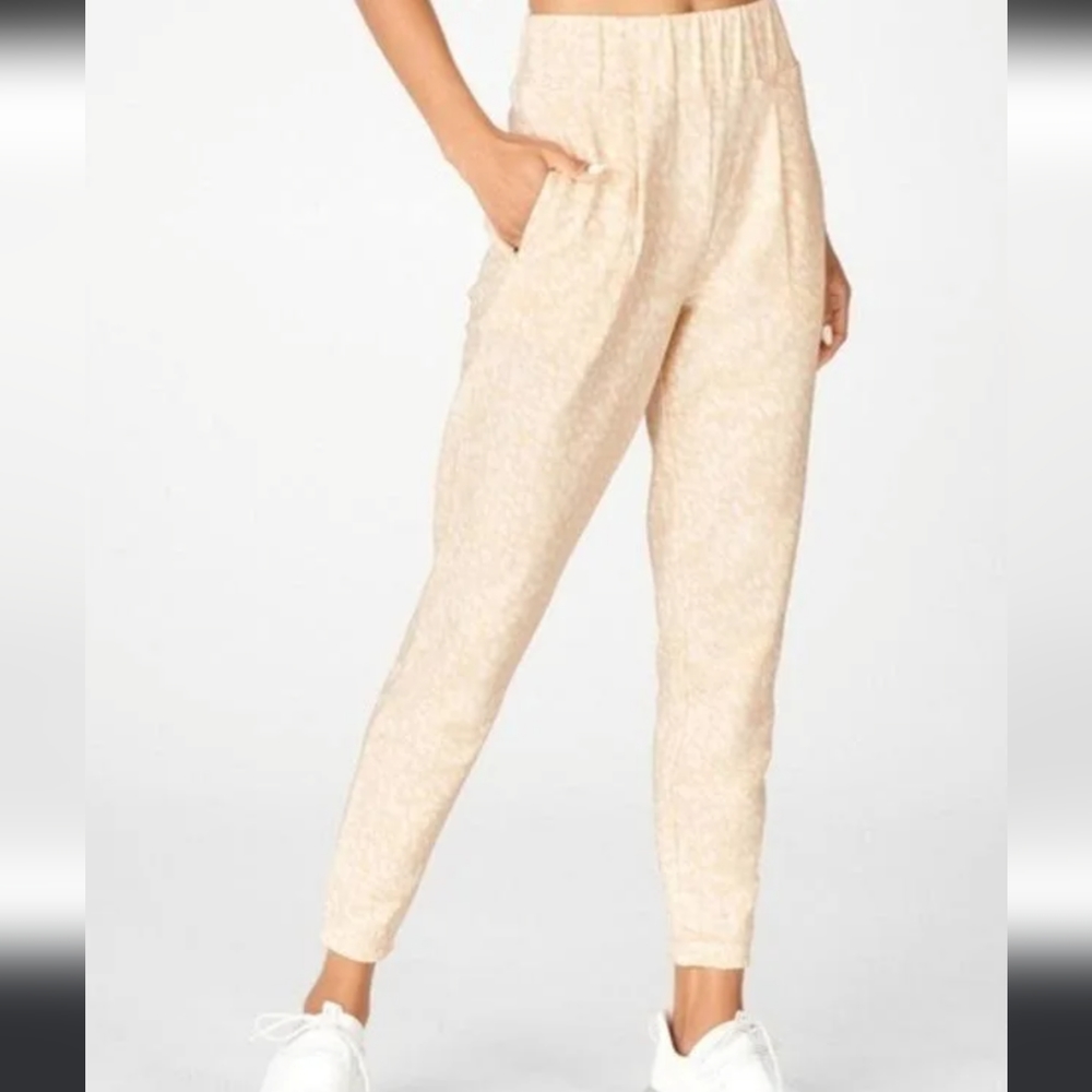 Fabletics Jogger Size Small - Picture 4 of 9